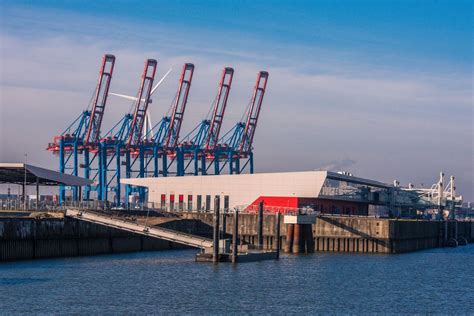 Kreuzfahrtterminal Steinwerder Foto And Bild Deutschland Europe