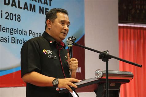 Segala hal dan/atau biaya yang diperlukan bagi pelaksanaan pembuatan perjanjian kerja dalam hal ketentuan sebagaimana dimaksud dalam ayat (1), ayat (2) huruf a, huruf b, dan huruf d serta ayat (3) tidak terpenuhi, maka demi hukum status. Kapuspen Kemendagri: Bakal Caleg Harus Punya Surat ...