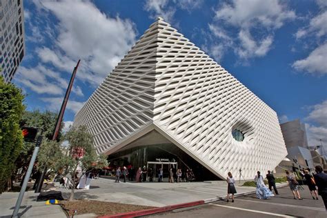 Take A Full Tour Around Downtown Las The Broad Art Museum