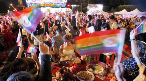 Taiwan Celebrates Same Sex Marriage With Big Wedding Banquet