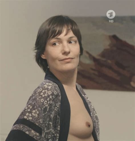 Nicolette Krebitz Ist Nackt Auf Provokanten Fotos Nacktefoto Com