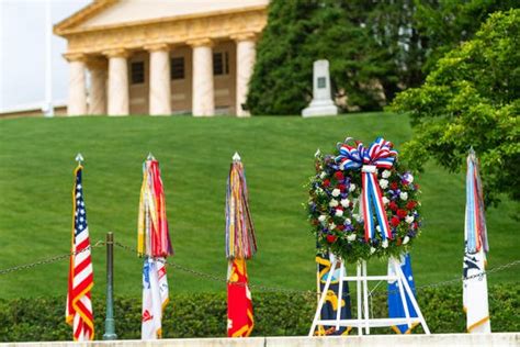arlington national cemetery s most visited gravesite reopens to public