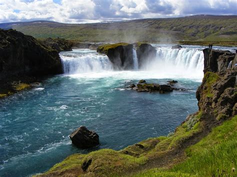 Top Amazing Places On Earth Godafoss Waterfall Iceland