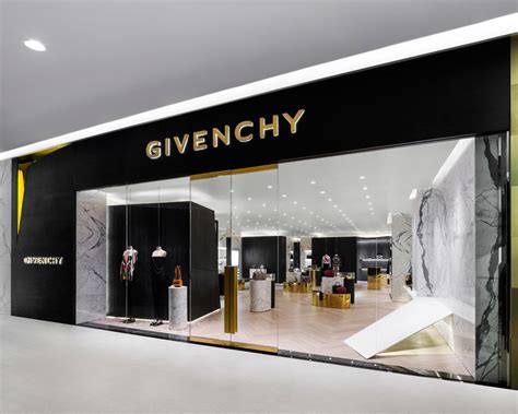 GIVENCHY Store @ Central Embassy | Luxury store, Store design boutique, Store interiors
