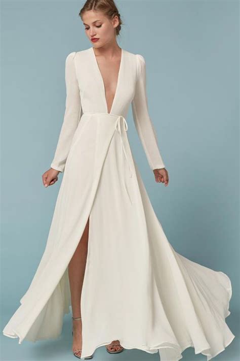 Have you found perfect wedding dress for wedding day? Winter Wedding Dresses So Pretty You'll Forget About the ...