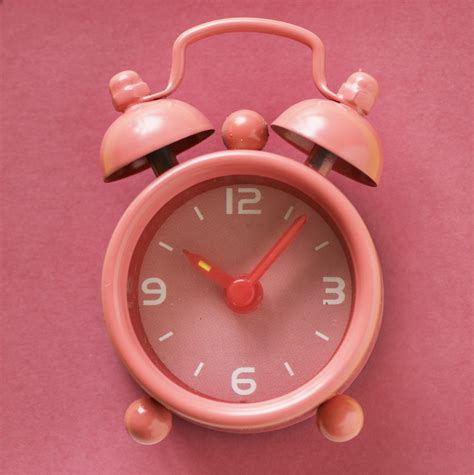 무료 이미지 빨간 배경 조언 기호 단순한 상징 진드기 시각 손목 시계 담홍색 알람 시계 홈 액세서리