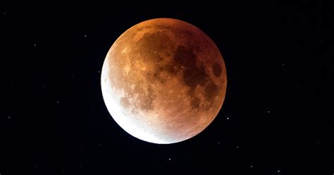 This can occur only when the sun, earth, and the during a total lunar eclipse, earth completely blocks direct sunlight from reaching the moon. Lunar & Solar Eclipse Season 2018 Meaning In Astrology