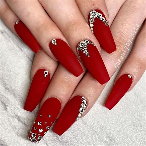 40 Classic Red Nail Designs Youll Fall In Love With Unhas Douradas