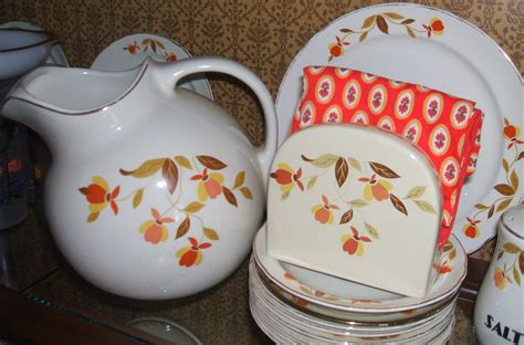 Halls Autumn Jewel Tea Jewel Tea Dishes Hall Pottery Patterned Dishes