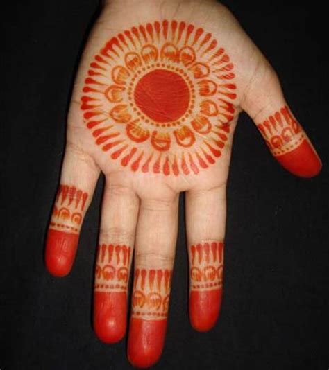 Traditional Round Mehndi Designs
