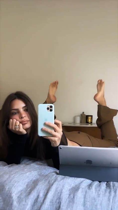 Emily Ratajkowskis Feet