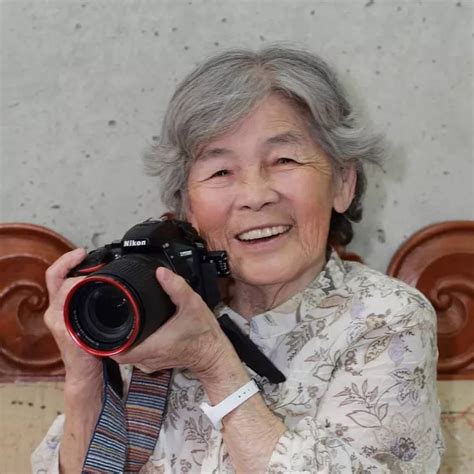 89 year old kimiko nishimoto loves taking humorous self portraits portrait self portrait human