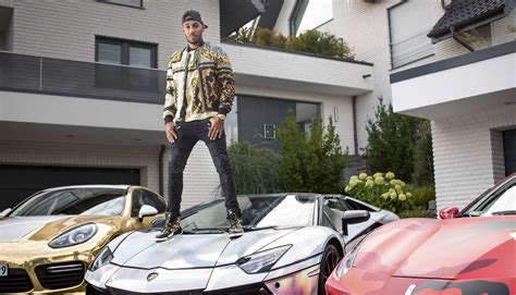 His previous 2 wraps with yiannimize were gold chrome. Aubameyang Gets His Lamborghini Aventador Wrapped in ...