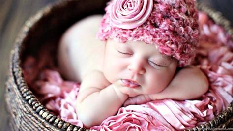 Cute Baby Is Sleeping Inside Bamboo Basket Having Flower Wreath On Head Hd Cute Wallpapers Hd