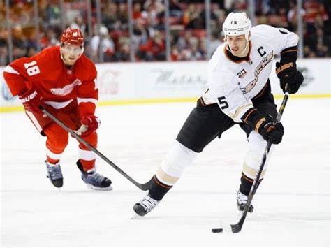 Ducks Use Fast Start To Rattle Red Wings