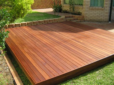 Backyard Style Tips For Building A Floating Deck