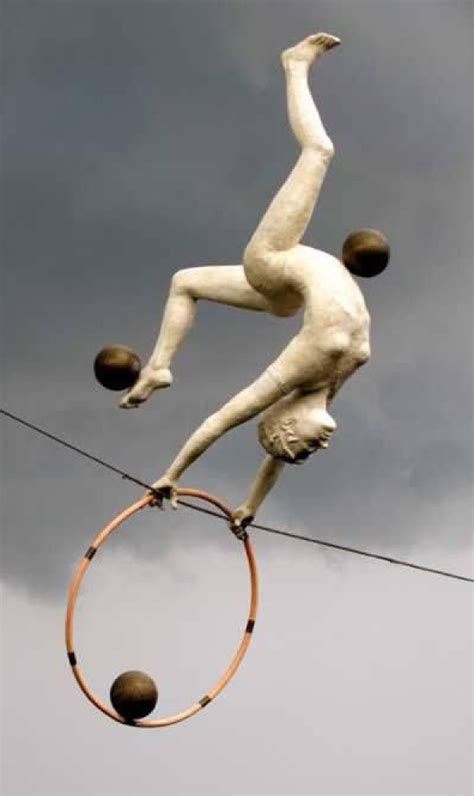 Sculptures Balancing In The Air By Jerzy Kedziora Скульптура