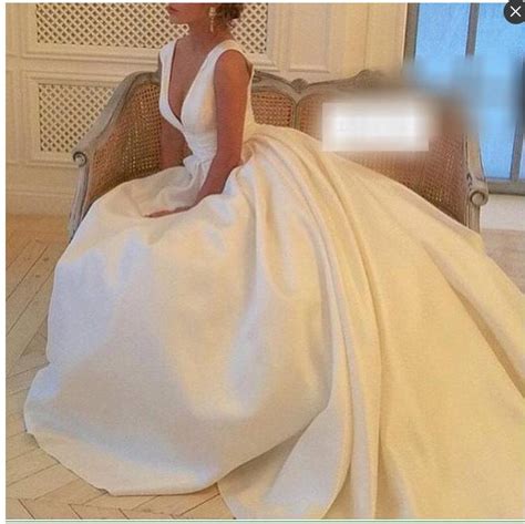 Gorgeous V Neck Ball Gown Wedding Dresses 2017 Pleat Cheap Satin