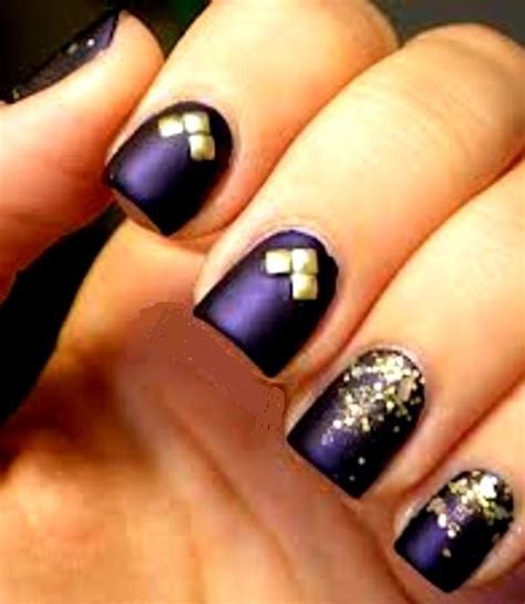 uñas acrilicas negras con dorado | Gold glitter nails ...