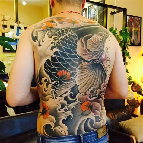 Xem ngay để biết các hình xăm phong thủy mang lại may mắn. Hình Xăm Cá Chép Kín Lưng Đẹp Nhất Hiện Nay - Minh Châu Tattoo