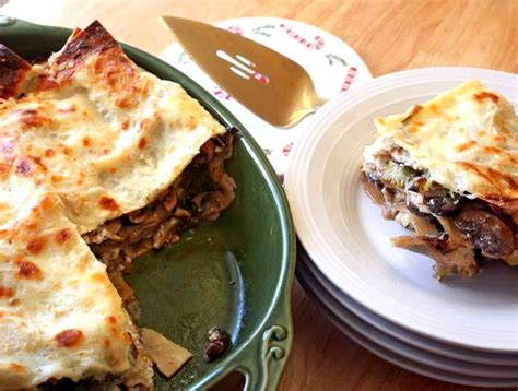 This veggie lasagna is easy to make, made from scratch, and calls for simple ingredients. Vegetarian lasagna recipe ina garten