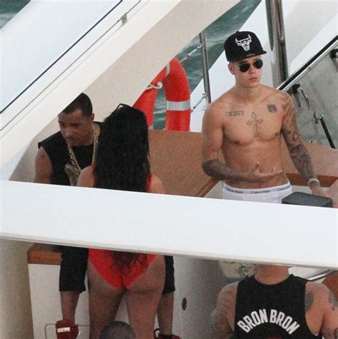 Wheres Selena Justin Bieber Celebrates Independence Day On A Yacht Filled With Women In Miami