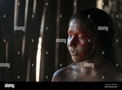 Indigena Girl Fotos Und Bildmaterial In Hoher Auflösung Alamy
