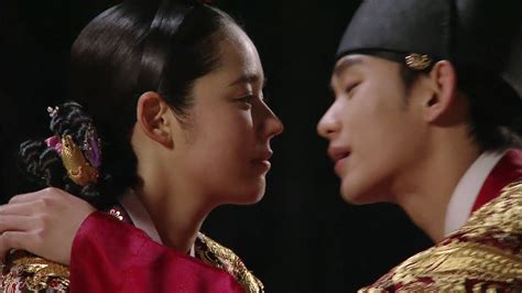 Download Tvppkim Soo Hyun Tell Me Who Are You Moon Embracing The Sun Mp4 And Mp3 3gp