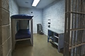 File:Jail Cell NMCP.jpg - Wikipedia