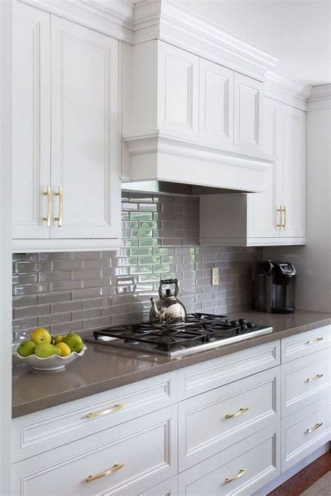 From a minimalist neutral backsplash that spans from ceiling to floor to the tiniest tile mosaic applied above a dainty cooktop, these important design elements provide many decorating and functional possibilities. 31 Popular Kitchen Backsplash Design Ideas Will Be Trend ...