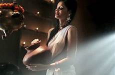 raut sonali satyam shivam sundaram saree wet zeenat bollywood sexy look bubble aman copies expose april