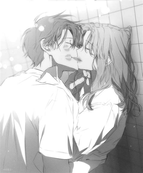 Anime Couples Kiss