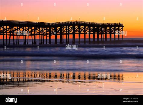 Crystal Pier Pacific Beach San Diego California Usa Stock Photo Alamy