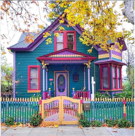 Pin By Michelle Oliver On Colorful Places Cute House House Colors