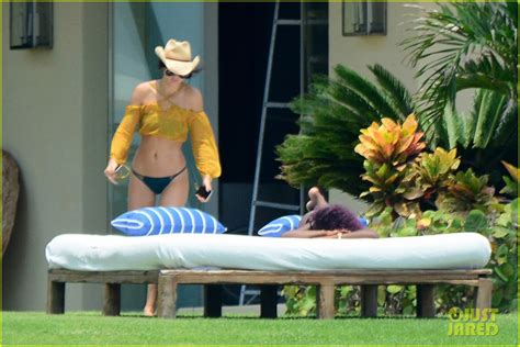 Kendall Jenner Is The Sexiest Cowgirl In All Of Mexico Photo 3438408 Bikini Hailey Baldwin