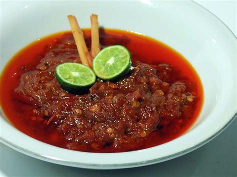 Resep ikan mas bakar ini sebenarnya cukup mudah dan sederhana, agar lebih sedap, bumbu yang akan di oles ke ikan bakar sebaiknya di uleg. Resep Membuat Sambal Bajak Pedas Bikin Ketagihan | Spesial ...