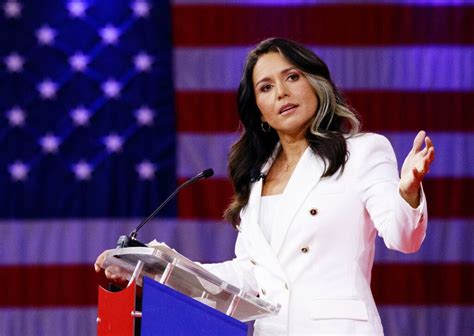 Tulsi Gabbard Of Hawaii Leaves Democratic Party Los Angeles Times