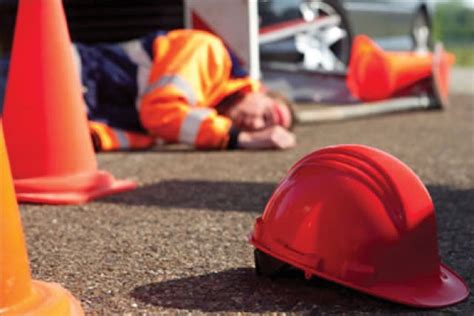 Focus Four Hazards Struck By Objects Toolbox Talk Clicksafety