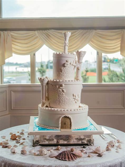 19 Beach Wedding Cakes For Nautical Themed Nuptials