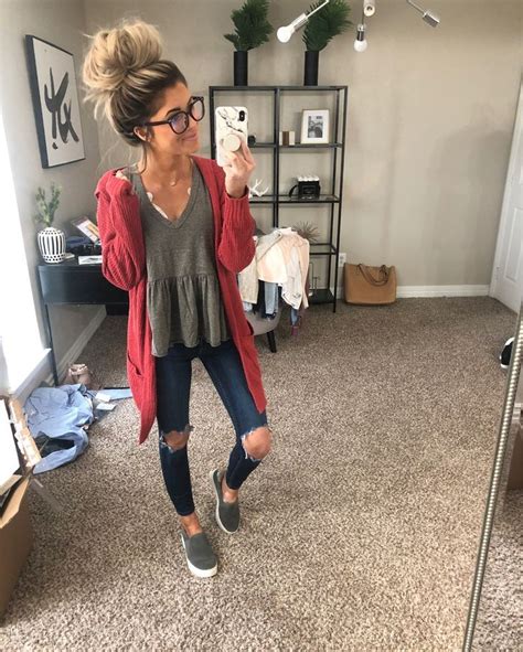 Posts From Livingmybeststyle LIKEtoKNOW It Mom Outfits Fall Spring Outfits Casual Mom Outfits