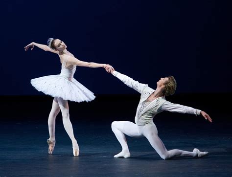 Jewels Die Bolshoi Ballett Saison 202122 Live Im Kinopolis Landshut