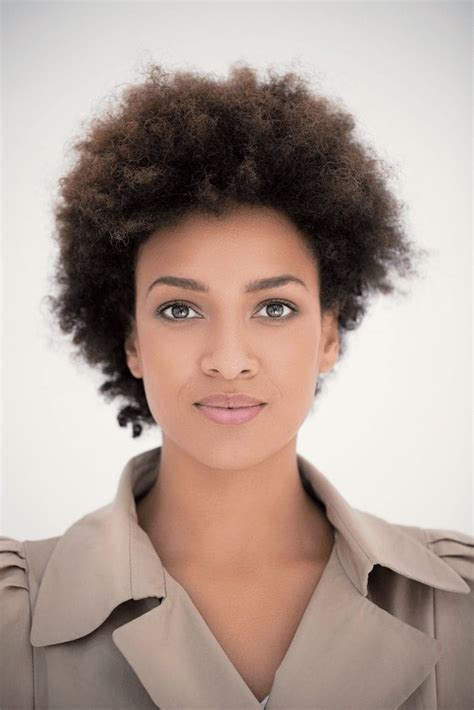 70 Short Haircuts For Black Women With Round Faces