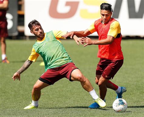 İspanya basınına göre rayo vallecano, radamel falcao ile anlaşma sağladı. ¡Falcao está listo para jugar! Hoy debuta con Galatasaray ...