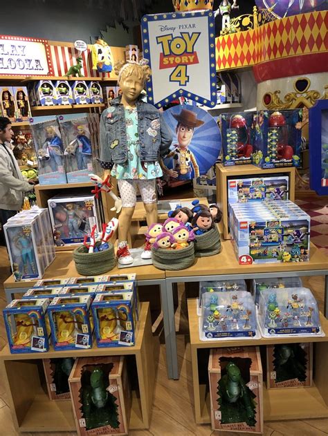 Video Toy Story 4 Takes Over Disney Store With New Merchandise