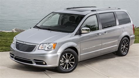 2015 2016 Chrysler Town And Country For Sale In Your Area Cargurus
