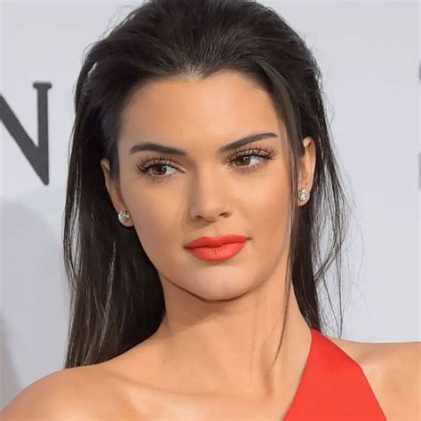 Kendall Jenner Biograf A Resumida Y Corta