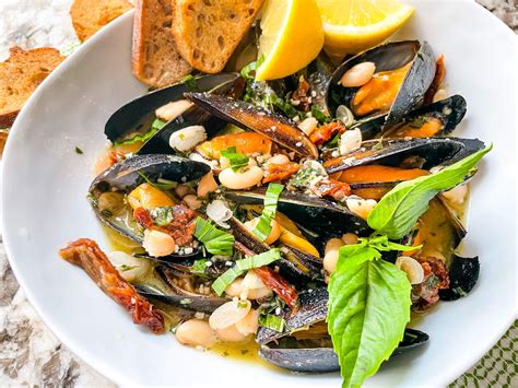 Copycat Maggianos Tuscan Mussels Are A Fast And Easy Seafood Recipe