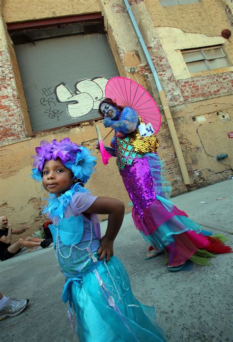 Not only are mermaids real, it's easier than ever to become a mermaid (or merman). How to Make a Walking Mermaid Tail | eHow