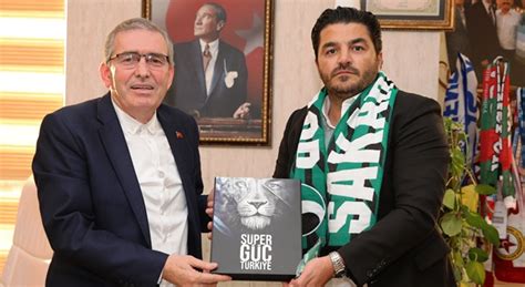 Sakaryaspor başkan adayı uğur akkuş, sakarya'ya geldi. Uğur Akkuş şehrin önde gelenleriyle görüştü. - Sakarya54 ...