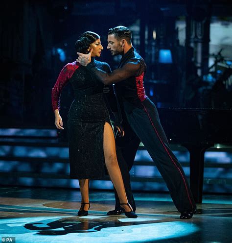 Strictlys Ranvir Singh And Giovanni Pernice Work So Their Romantic Dances Are Convincing